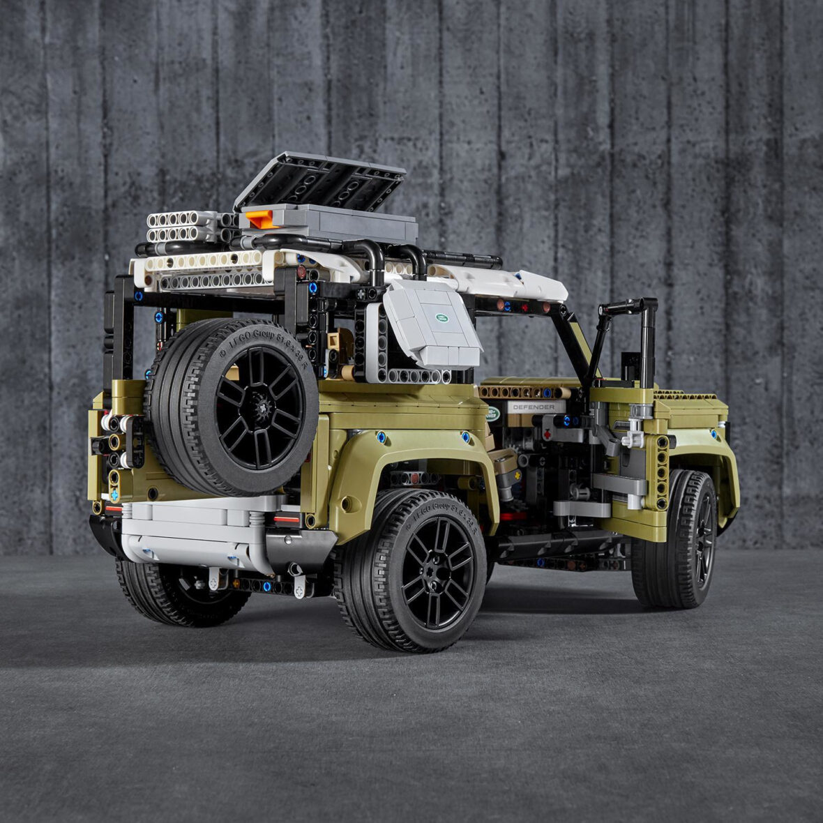 LEGO_42110_INT_5